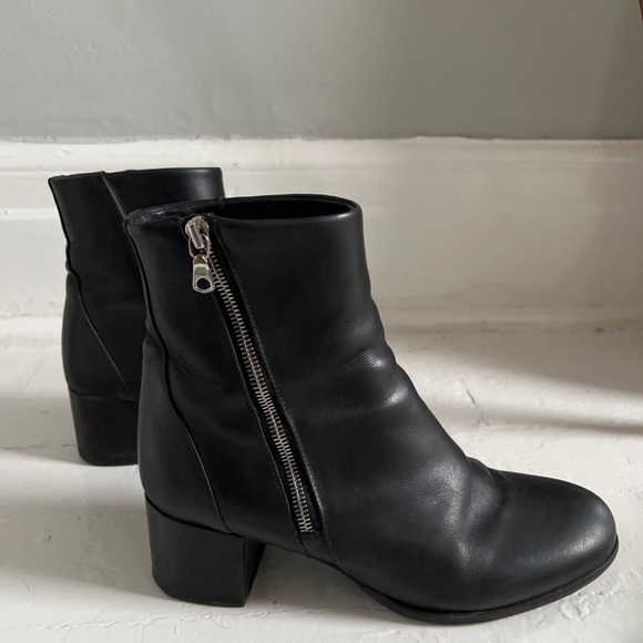 Rag and Bone black round toe boots - Picture 4 of 8